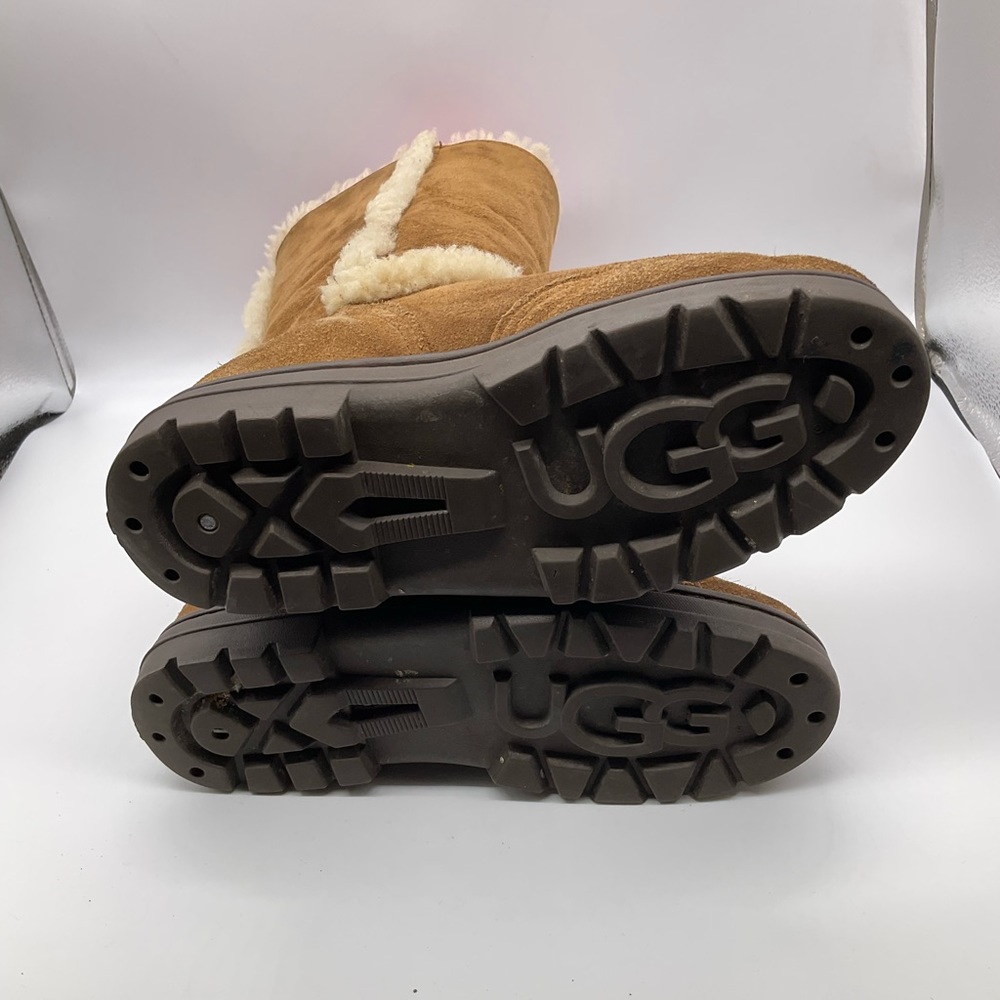 UGG TALL SUEDE SHEEPSKIN BOOTS 8 WIDE - Picture 5 of 8